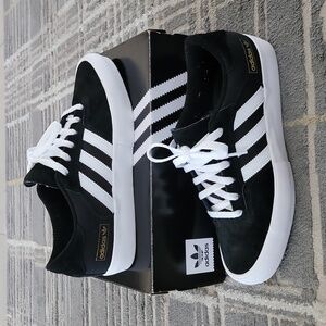 Adidas Matchbreak Super Sz: 9.5